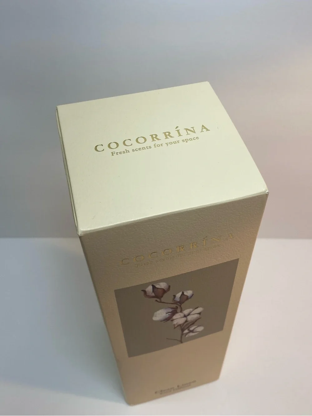 New Cocorrína Clean Linen 6.76 oz Fresh Scent Reed Diffuser Gift Set